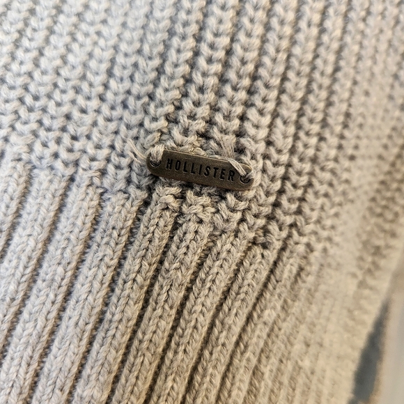 Hollister grey knit sweater - Size small - Picture 6 of 9